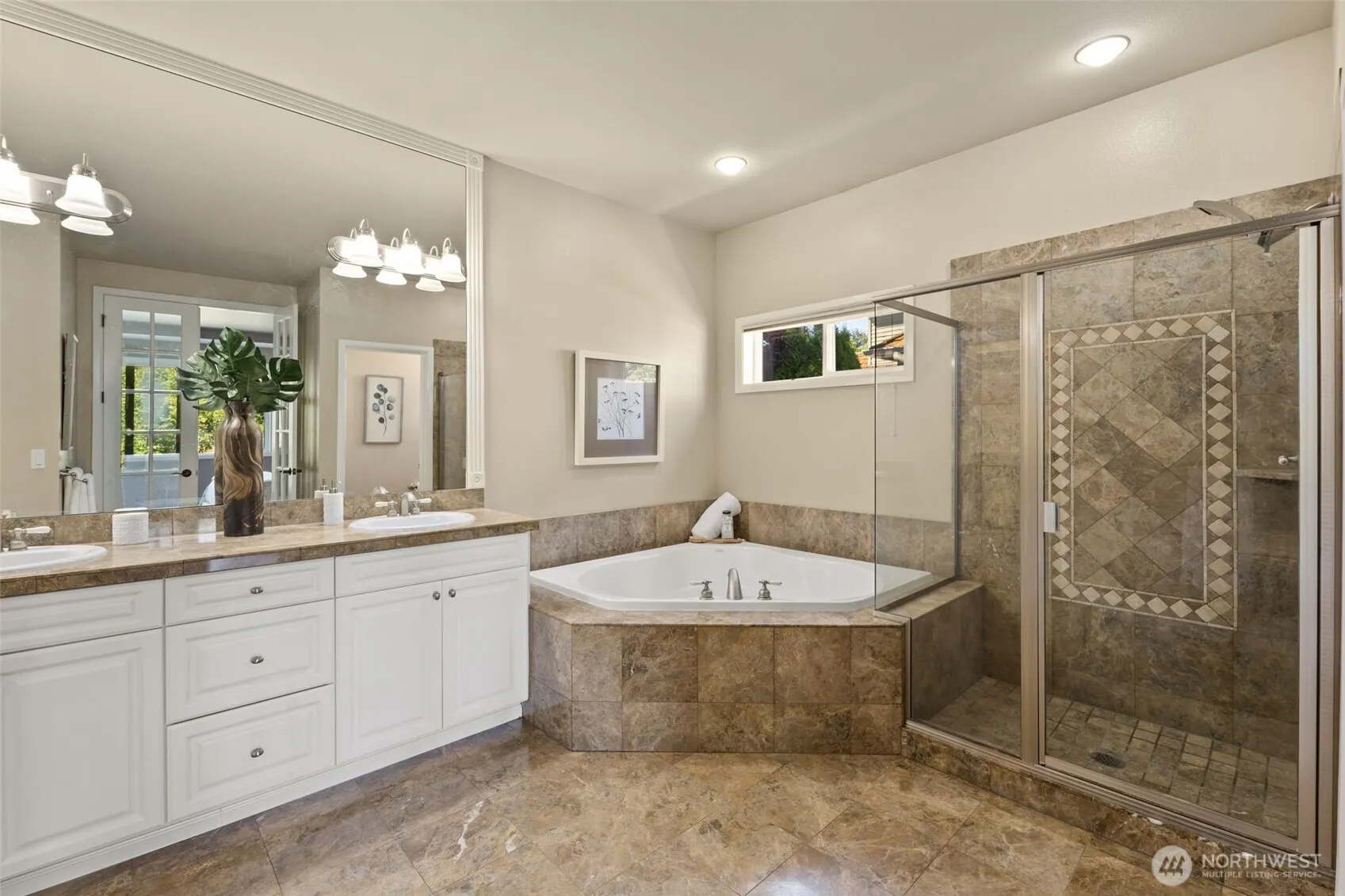 2040 277th Avenue SE, Sammamish, WA 98075