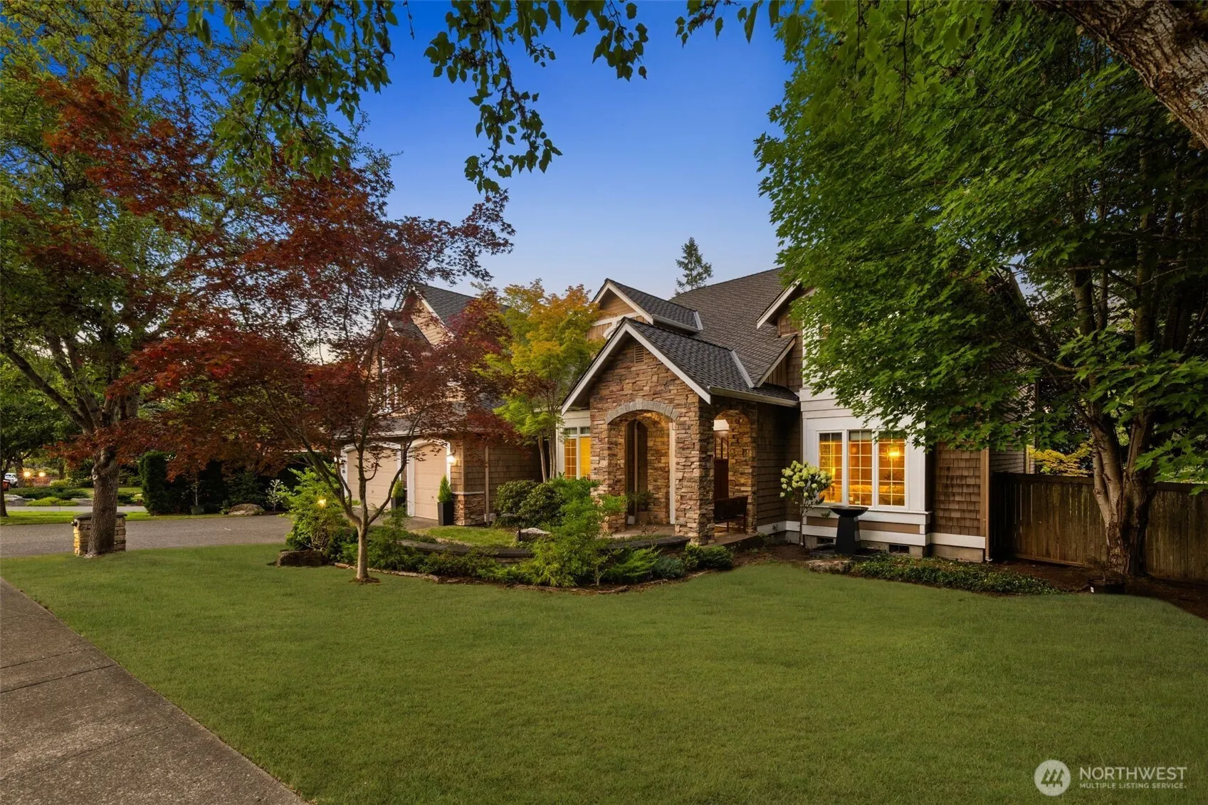 2040 277th Avenue SE, Sammamish, WA 98075
