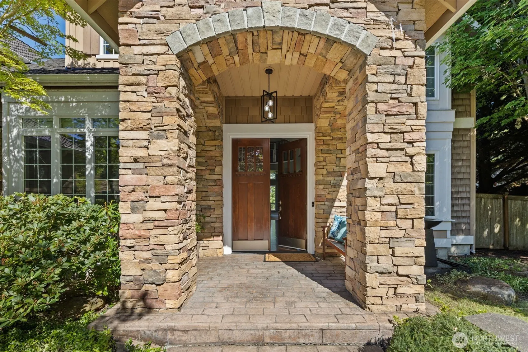 2040 277th Avenue SE, Sammamish, WA 98075