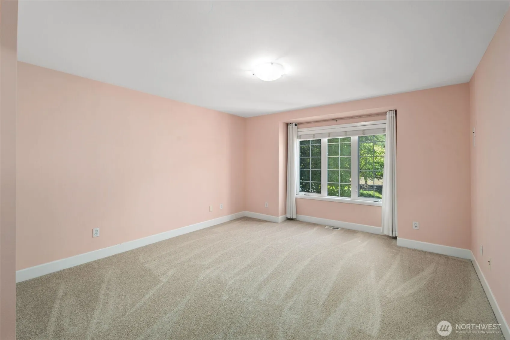 2040 277th Avenue SE, Sammamish, WA 98075