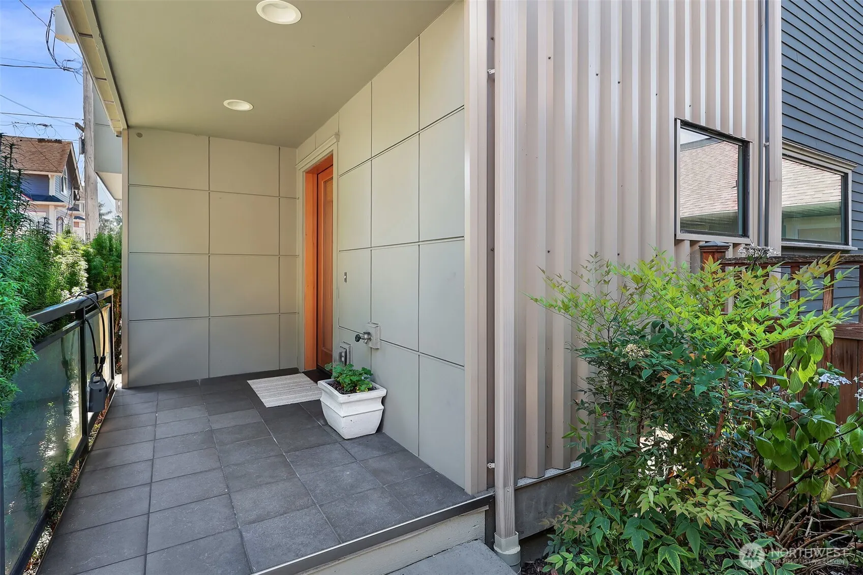 2425 N 75th Street , Seattle, WA 98103