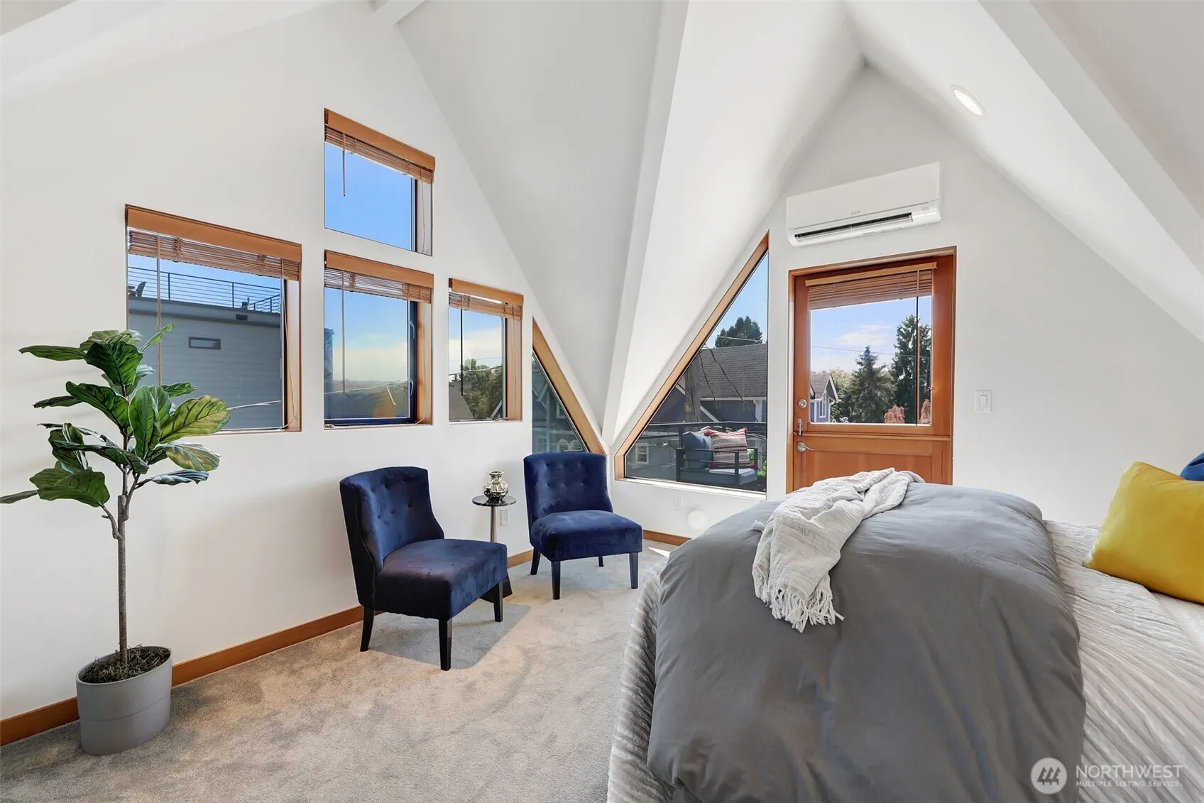 2425 N 75th Street , Seattle, WA 98103