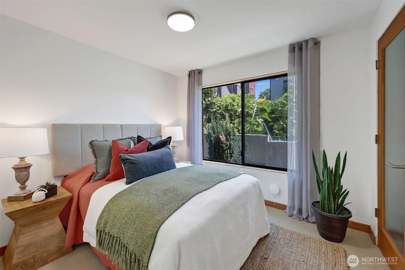 2425 N 75th Street , Seattle, WA 98103