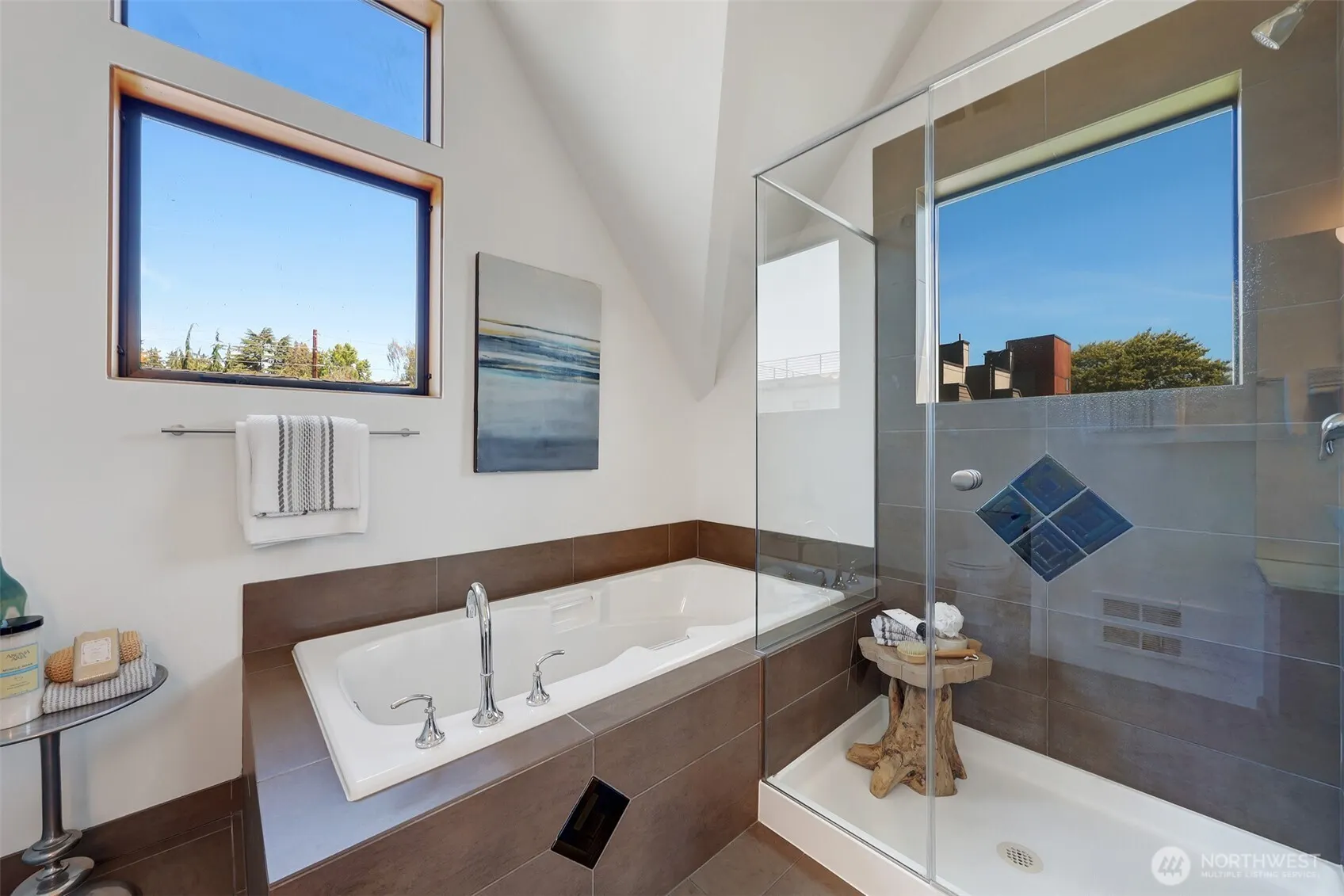 2425 N 75th Street , Seattle, WA 98103