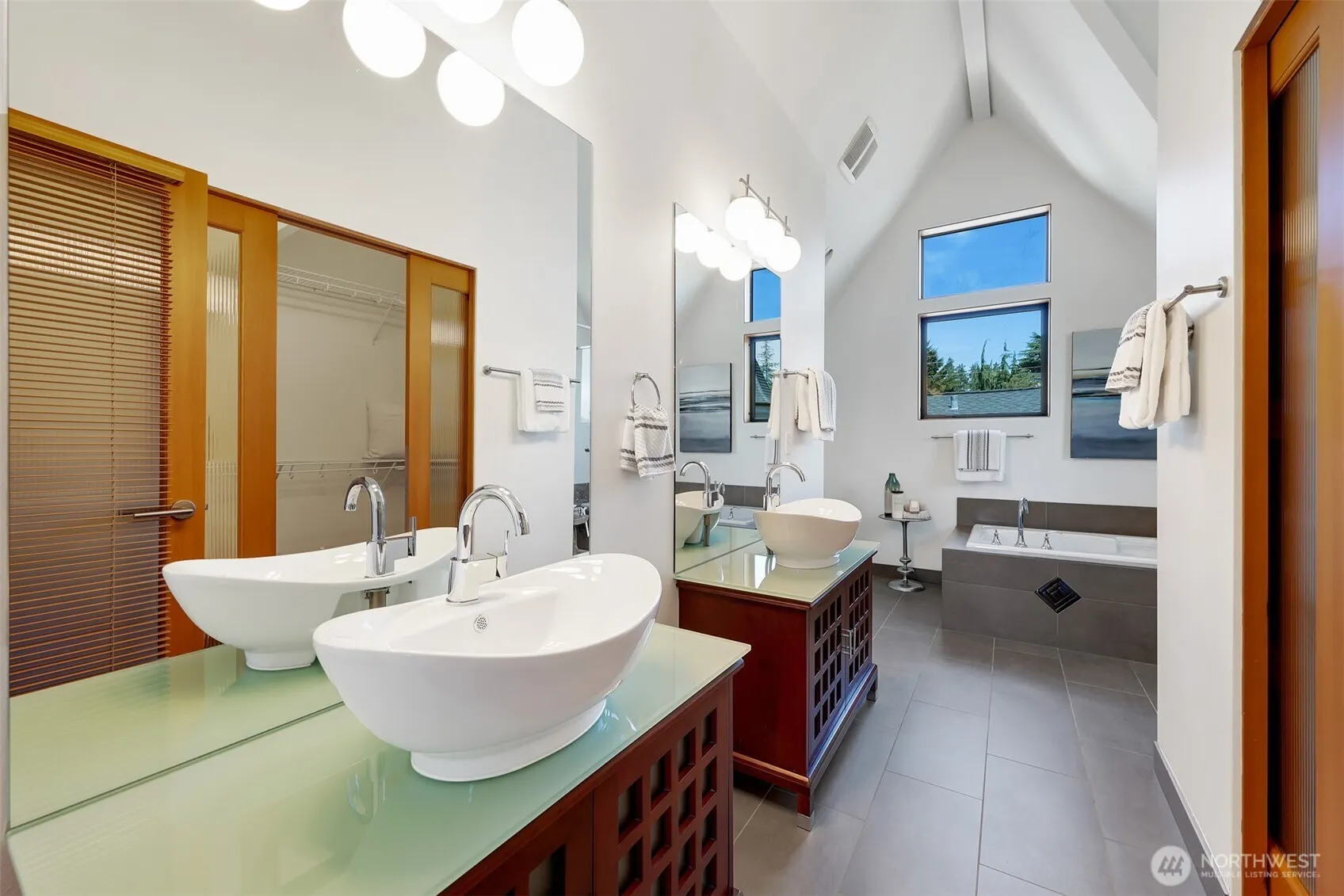 2425 N 75th Street , Seattle, WA 98103