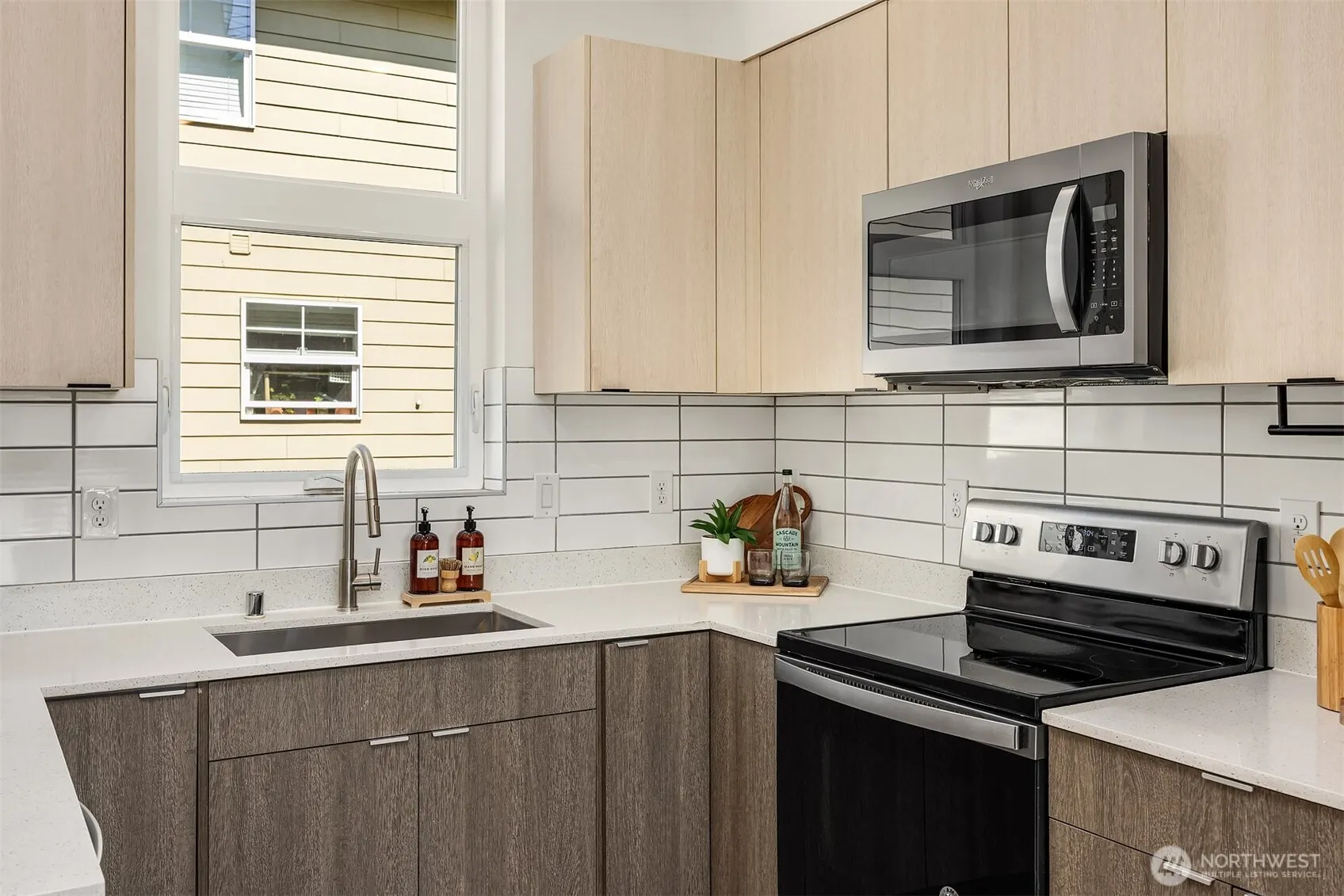 1406 N 95th Street , Seattle, WA 98103