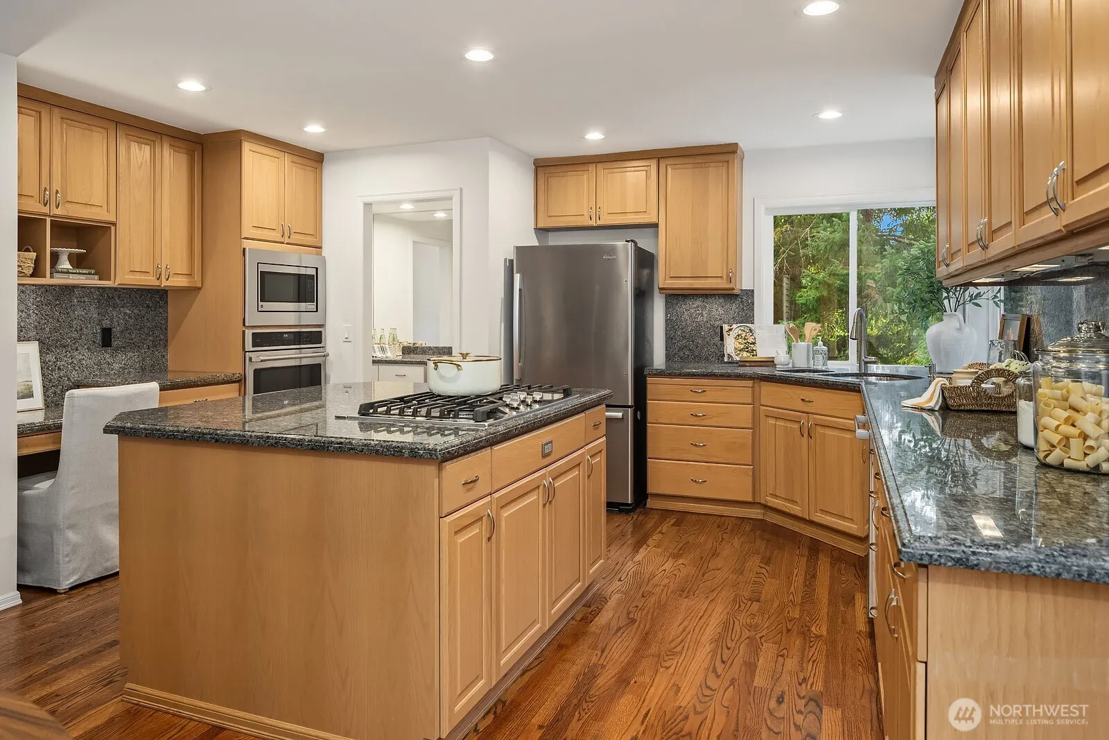 21416 NE 81st Street , Redmond, WA 98053