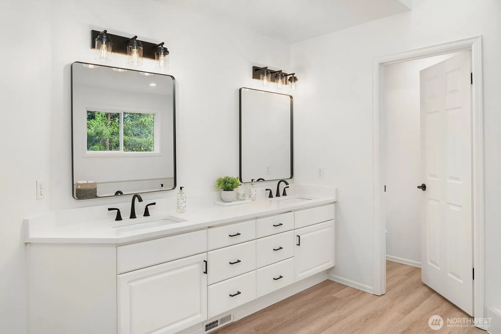 21416 NE 81st Street , Redmond, WA 98053