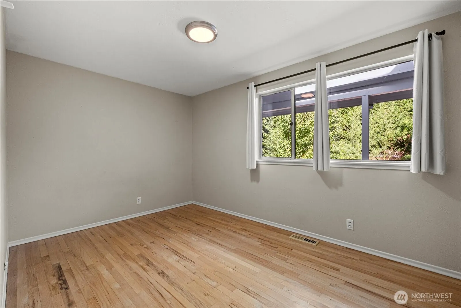 3415 103rd Place NE, Bellevue, WA 98004