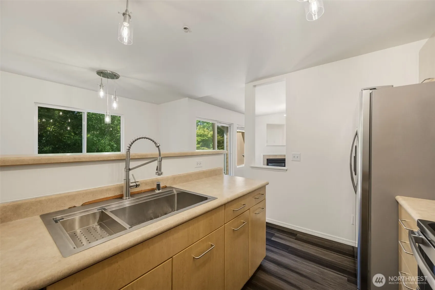710 240th Way SE #J302, Sammamish, WA 98074