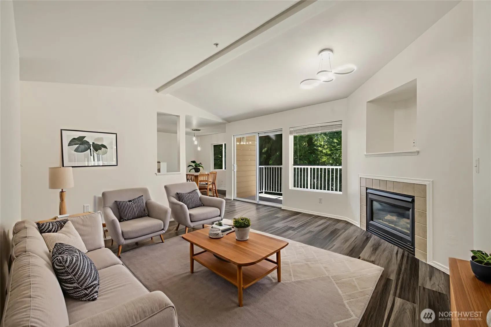 710 240th Way SE #J302, Sammamish, WA 98074