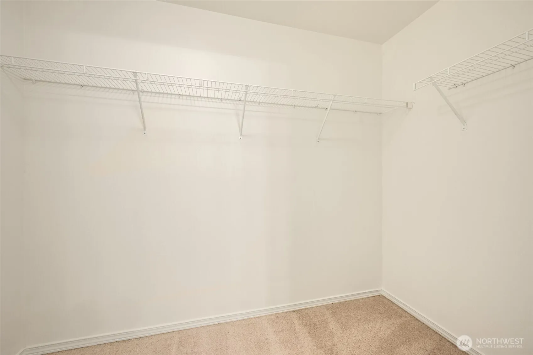 710 240th Way SE #J302, Sammamish, WA 98074