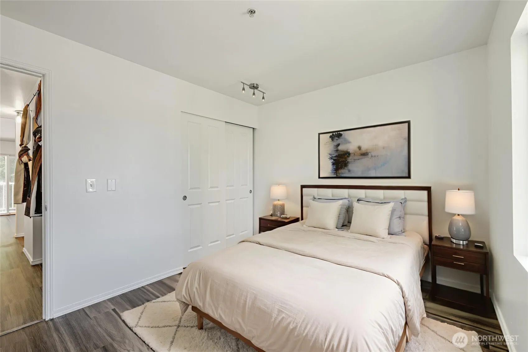 710 240th Way SE #J302, Sammamish, WA 98074