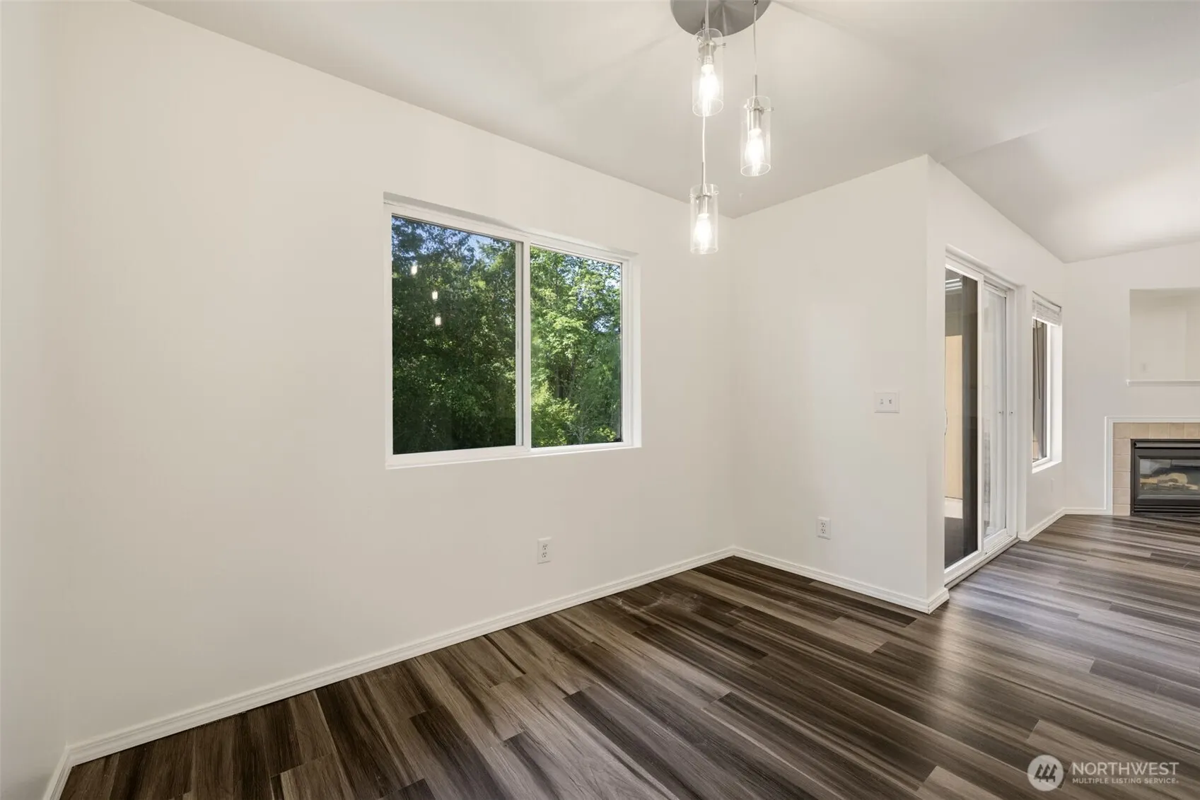 710 240th Way SE #J302, Sammamish, WA 98074