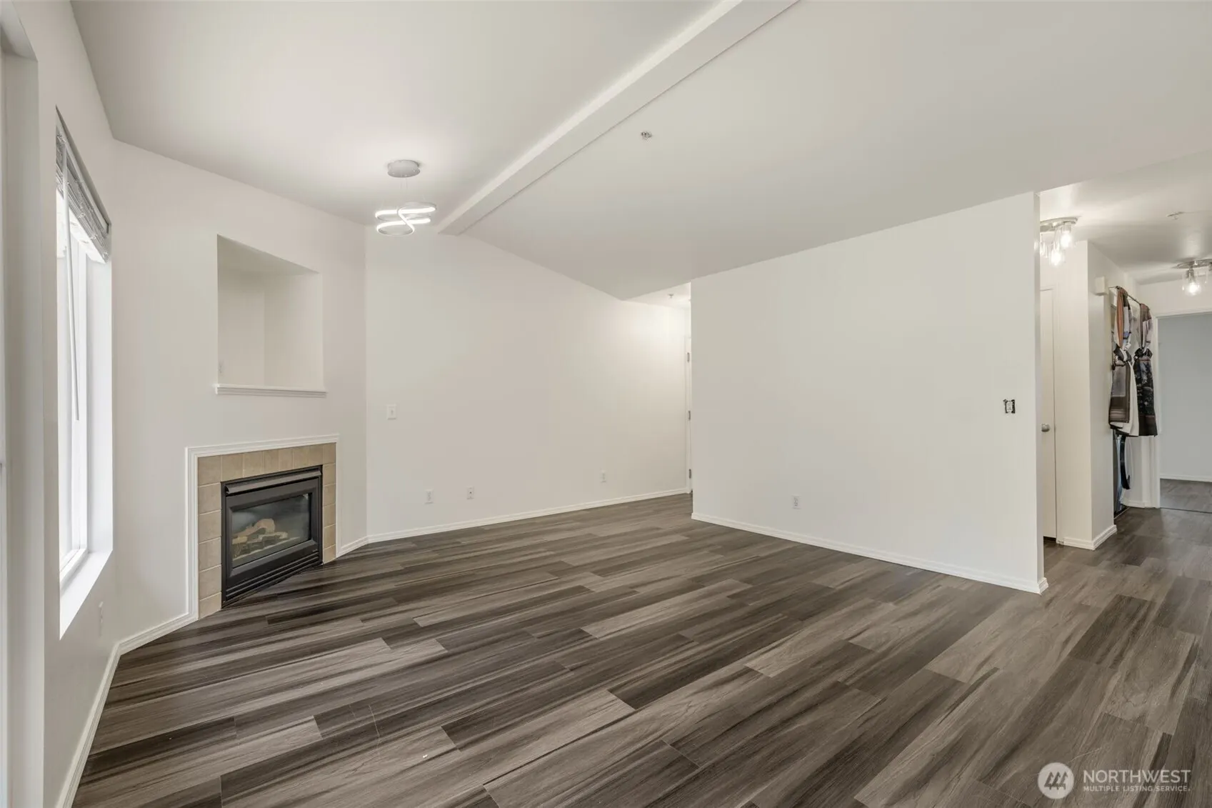 710 240th Way SE #J302, Sammamish, WA 98074
