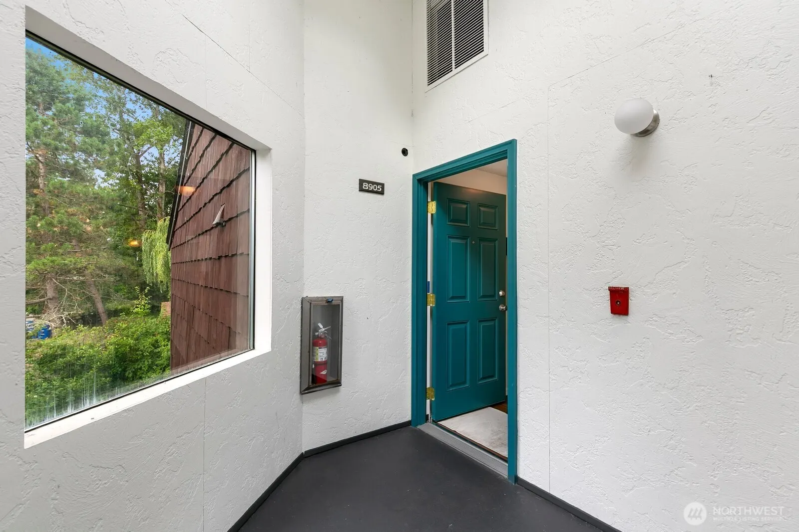2300 NE 89th Street #8905, Seattle, WA 98115