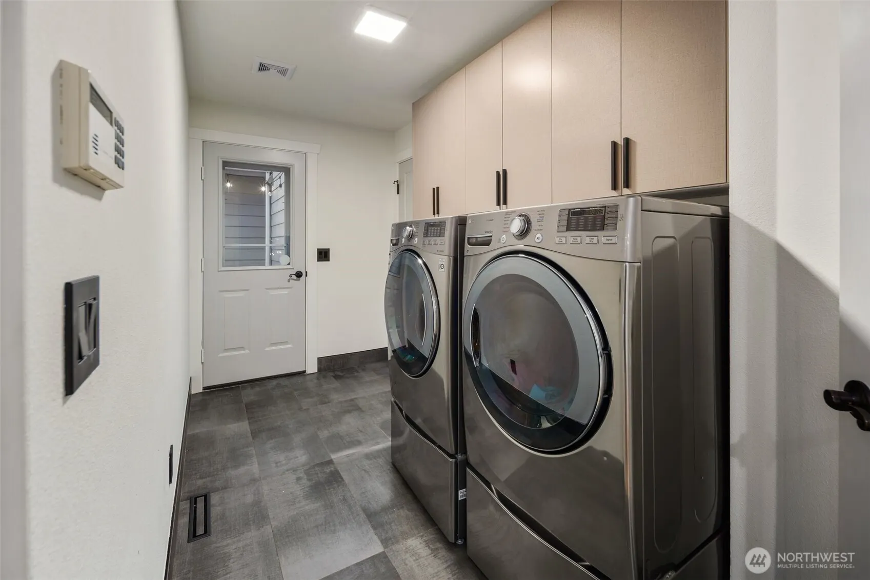 29304 204th Place SE, Kent, WA 98042