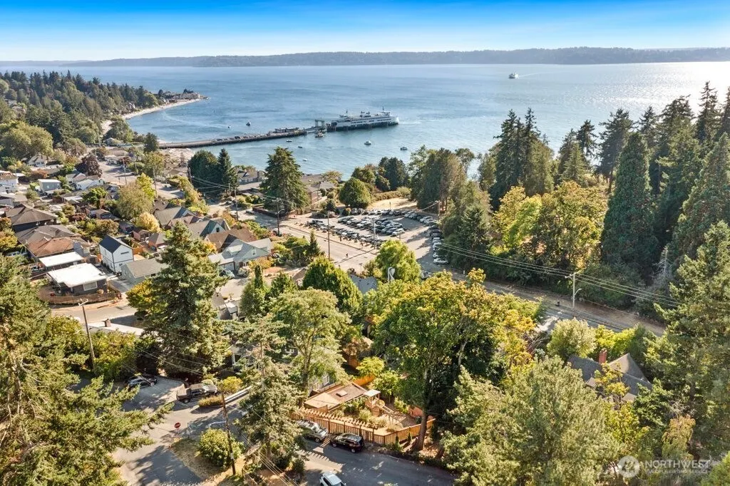 8430 Fauntleroy Way SW, Seattle, WA 98136-2414