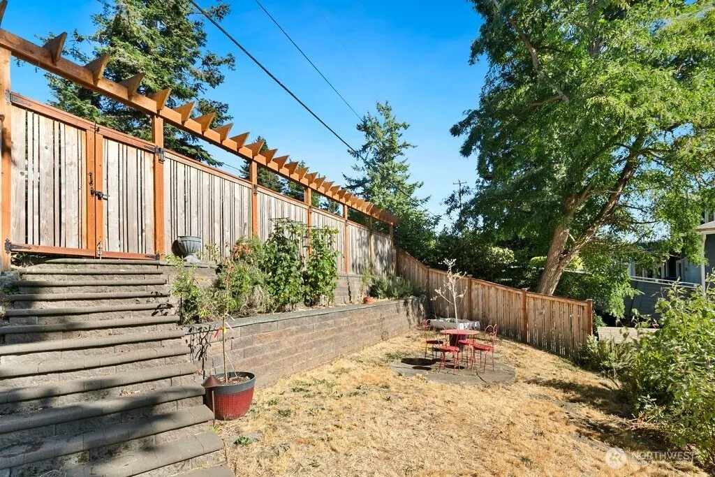 8430 Fauntleroy Way SW, Seattle, WA 98136-2414