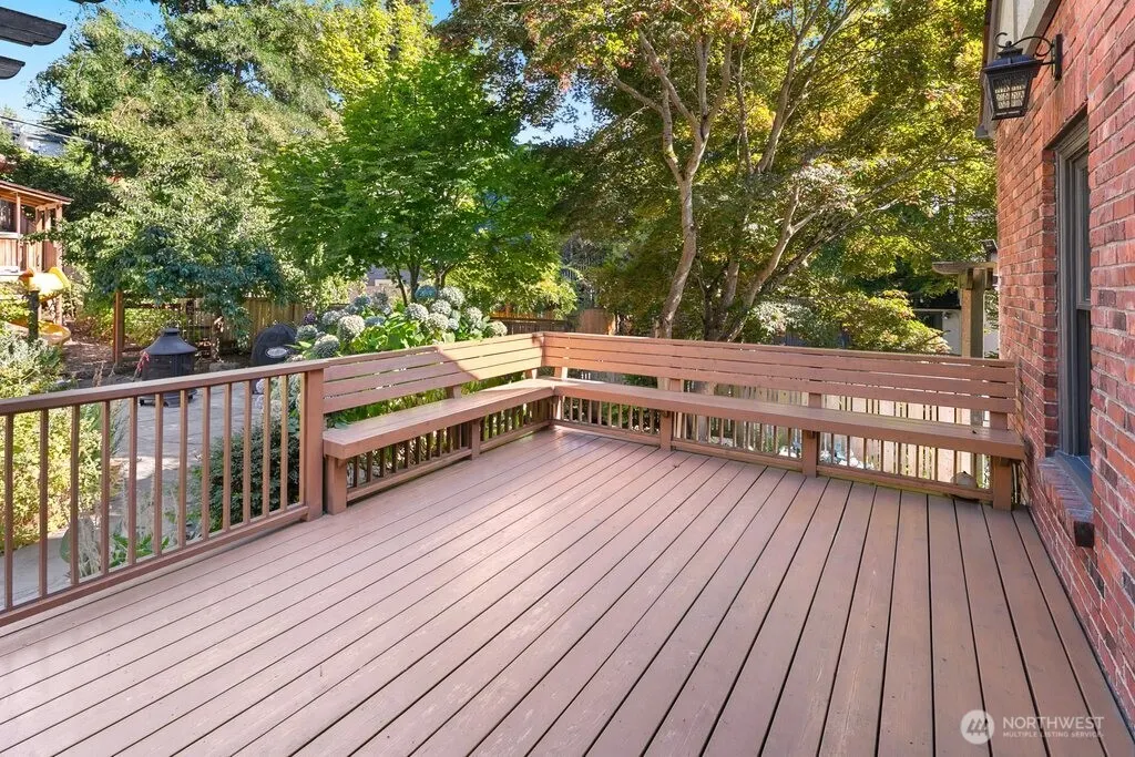 8430 Fauntleroy Way SW, Seattle, WA 98136-2414