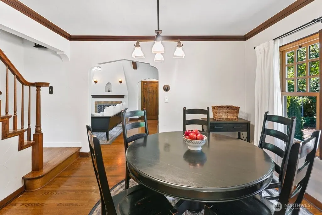 8430 Fauntleroy Way SW, Seattle, WA 98136-2414