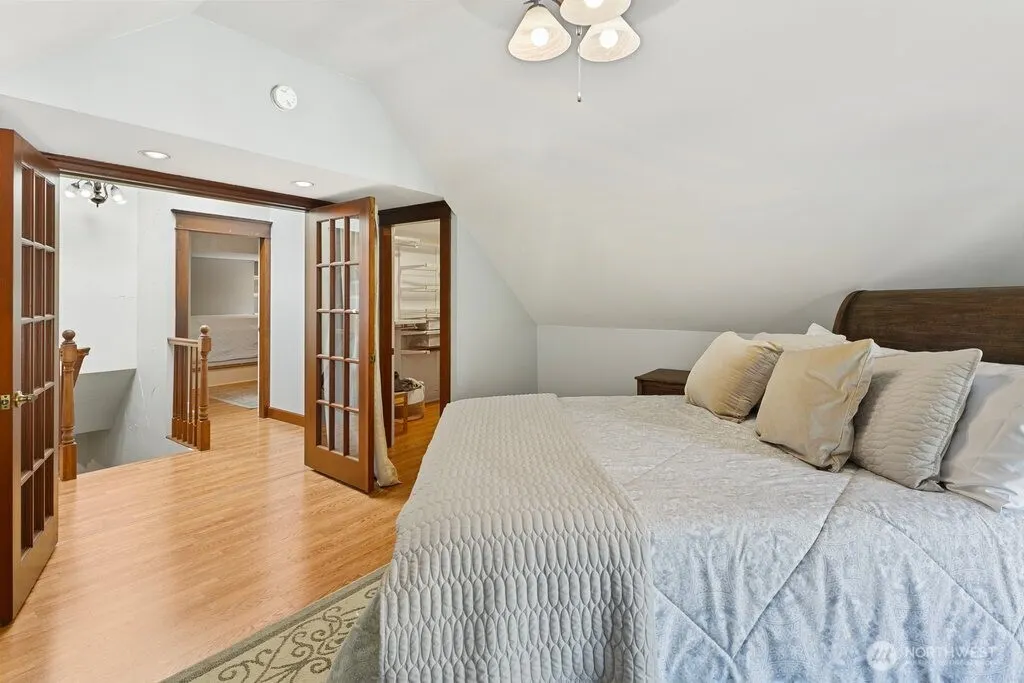 8430 Fauntleroy Way SW, Seattle, WA 98136-2414