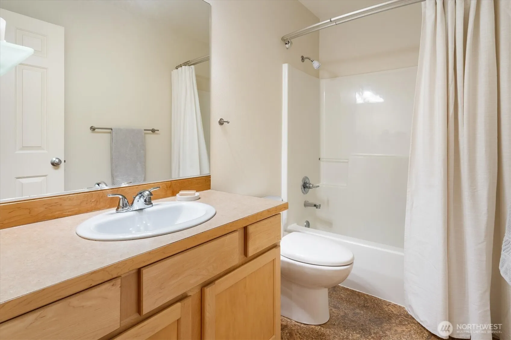 10790 221st Lane NE #28, Redmond, WA 98053-2002