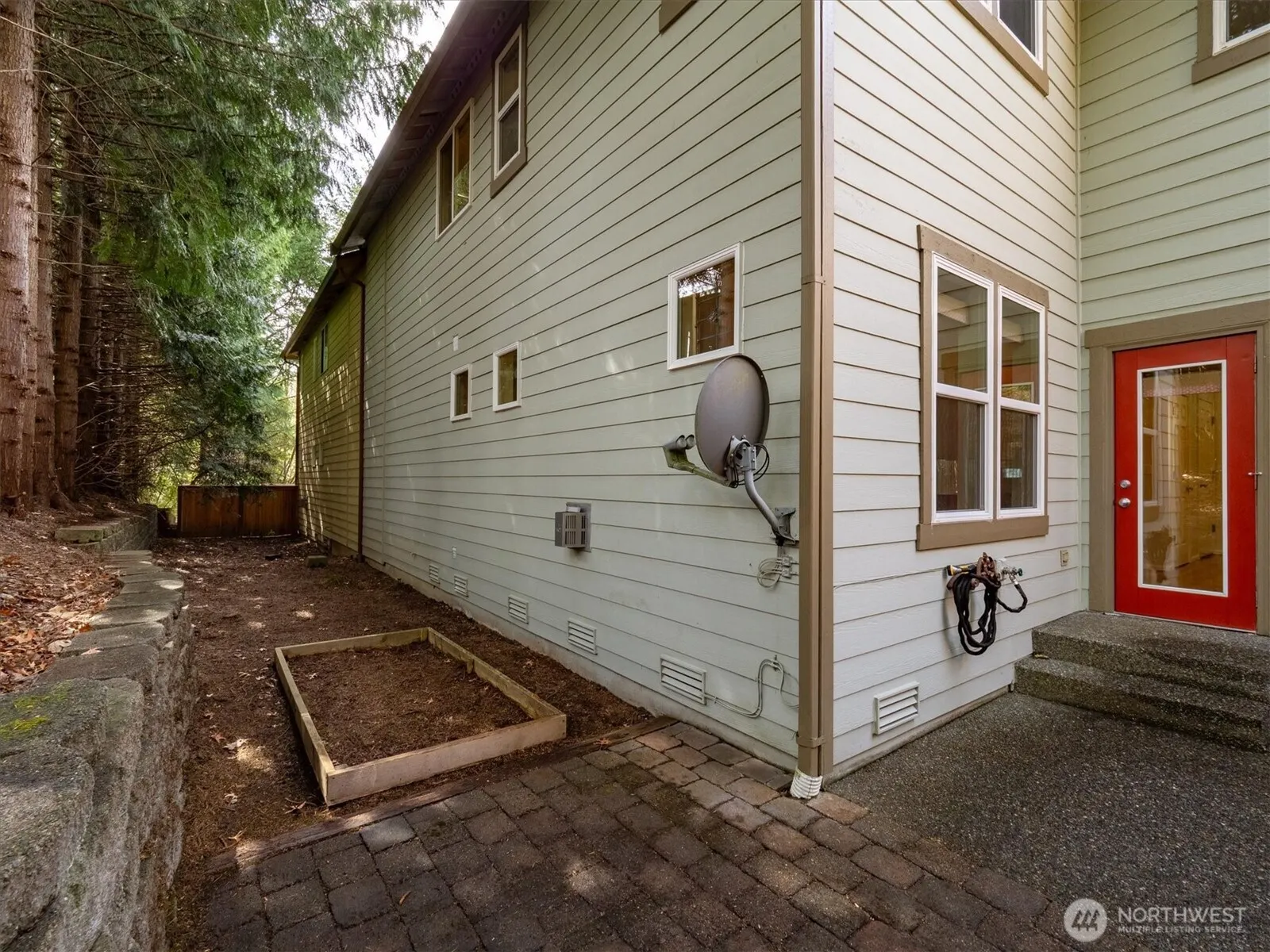 10790 221st Lane NE #28, Redmond, WA 98053-2002