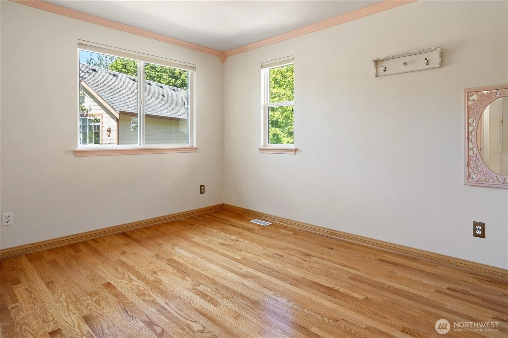 10790 221st Lane NE #28, Redmond, WA 98053-2002