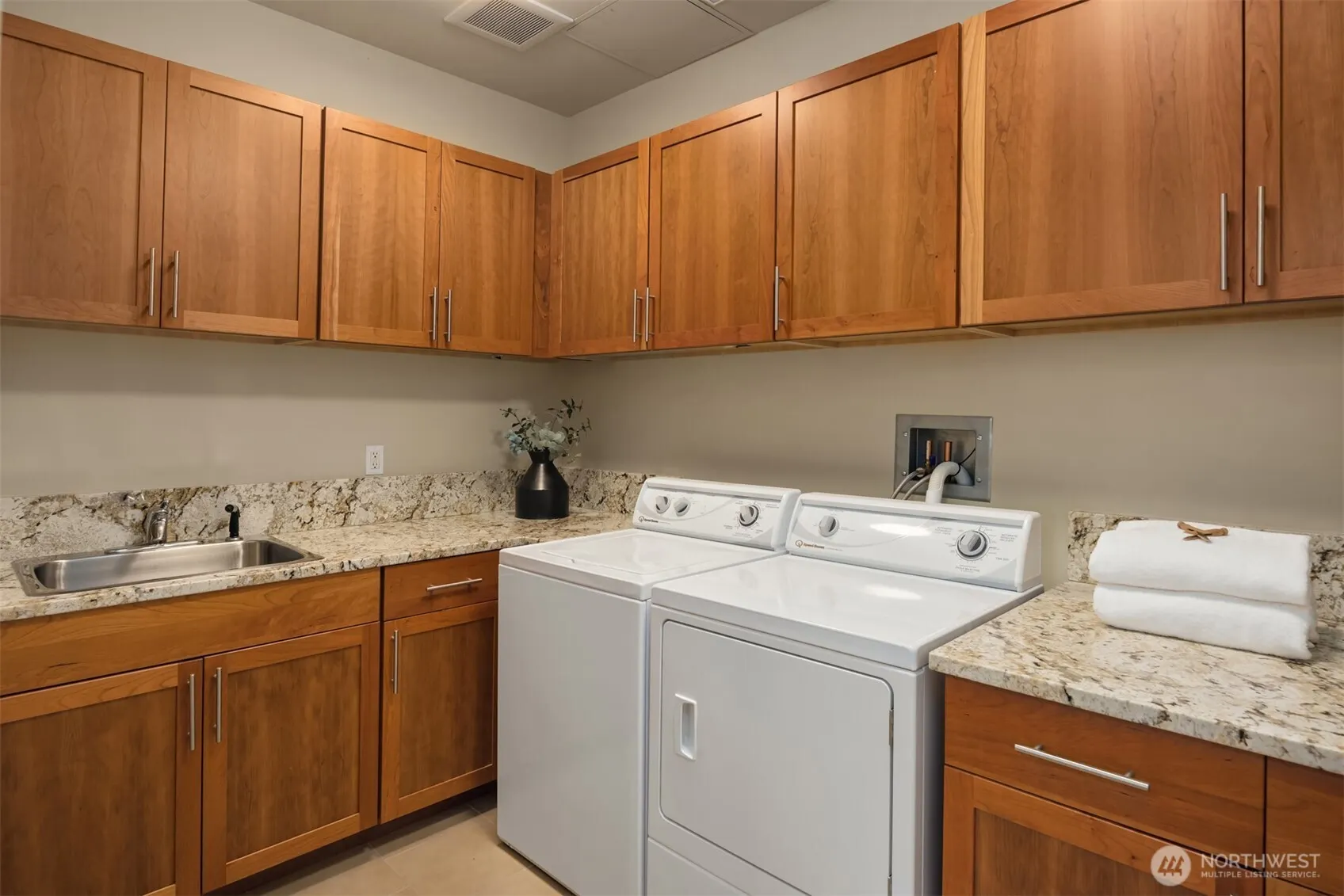 4305 E Lake Sammamish Parkway SE, Issaquah, WA 98029
