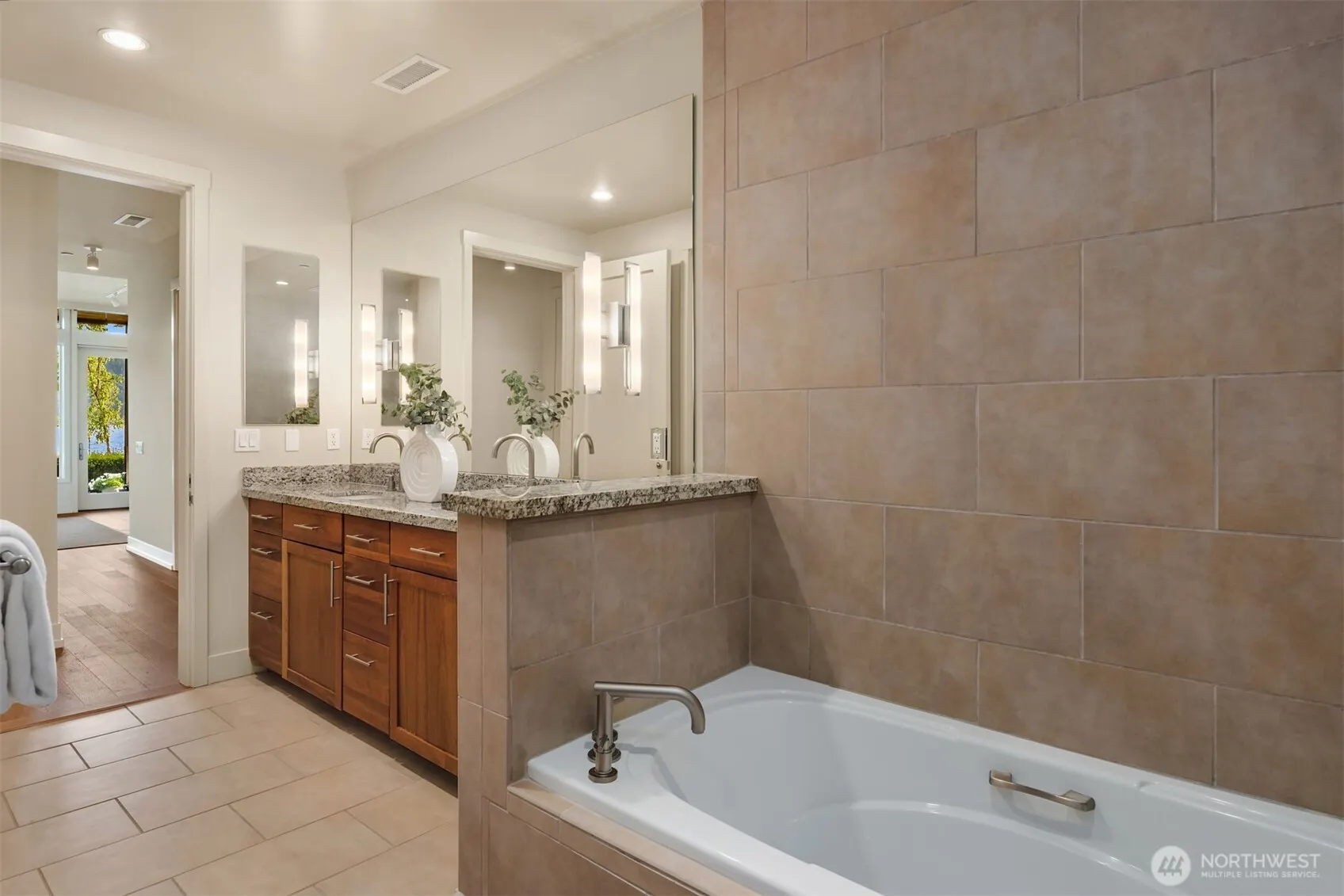 4305 E Lake Sammamish Parkway SE, Issaquah, WA 98029