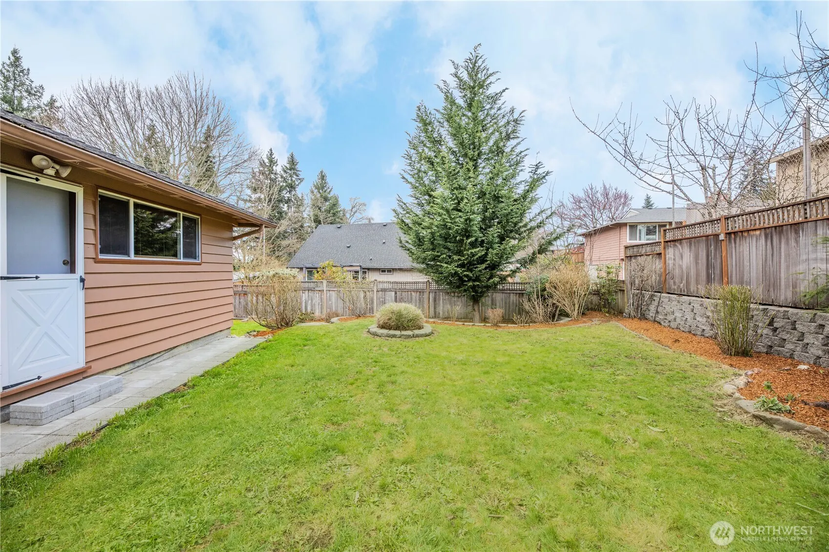 316 158th Place SE, Bellevue, WA 98008