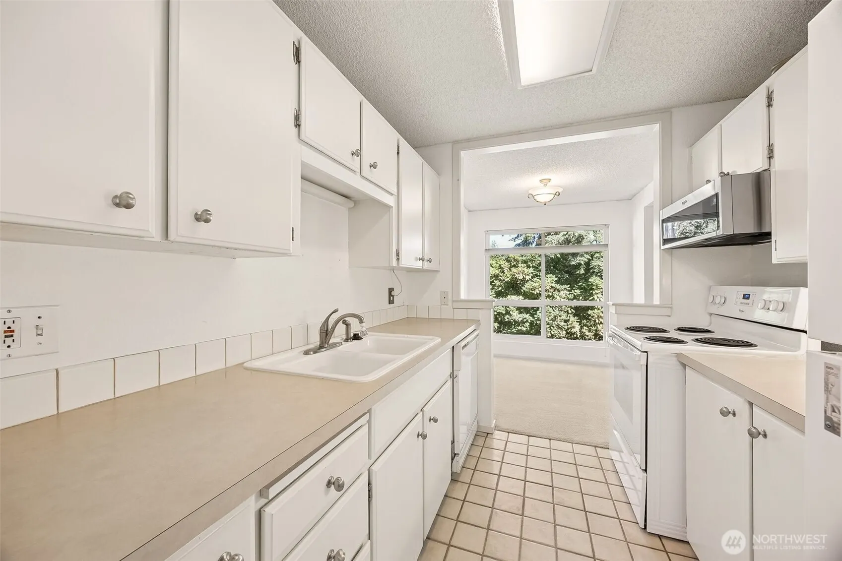 831 126th Place NE #B208, Bellevue, WA 98005