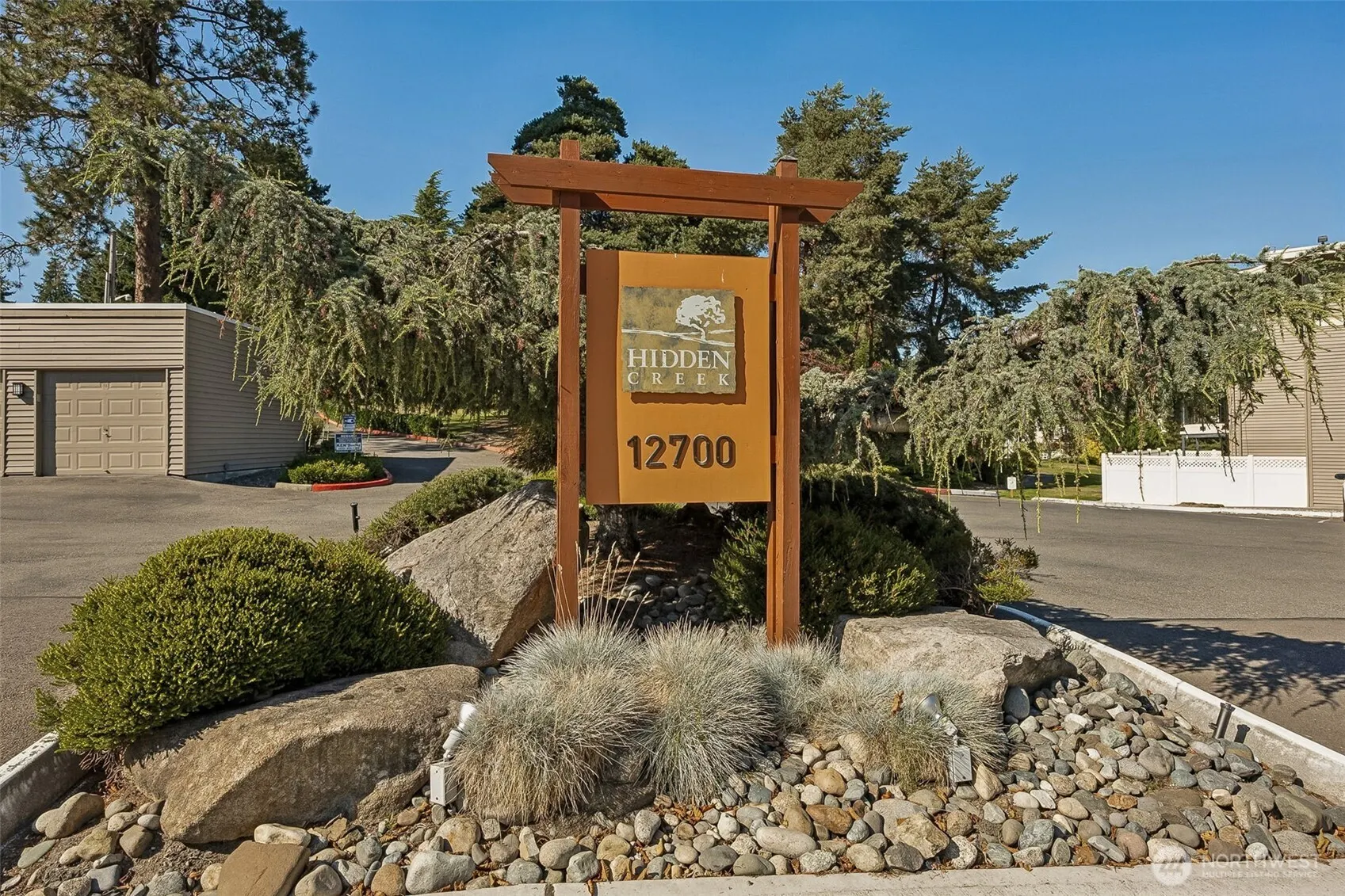 831 126th Place NE #B208, Bellevue, WA 98005