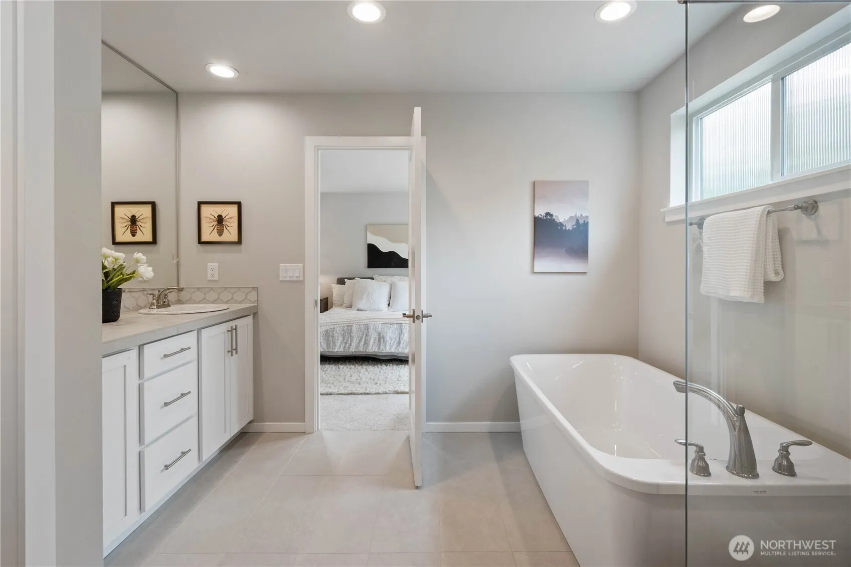 27003 101st Court SE, Kent, WA 98030