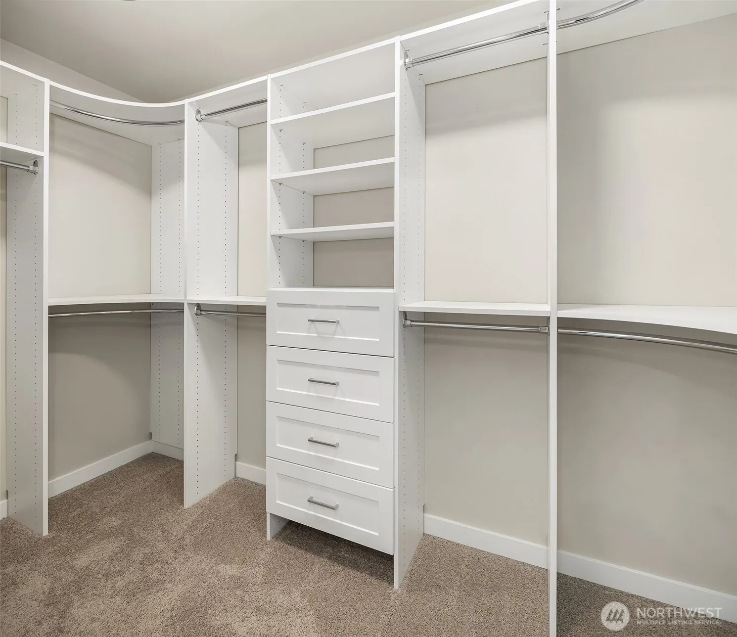 974 NW Pickering Street , Issaquah, WA 98027-2671