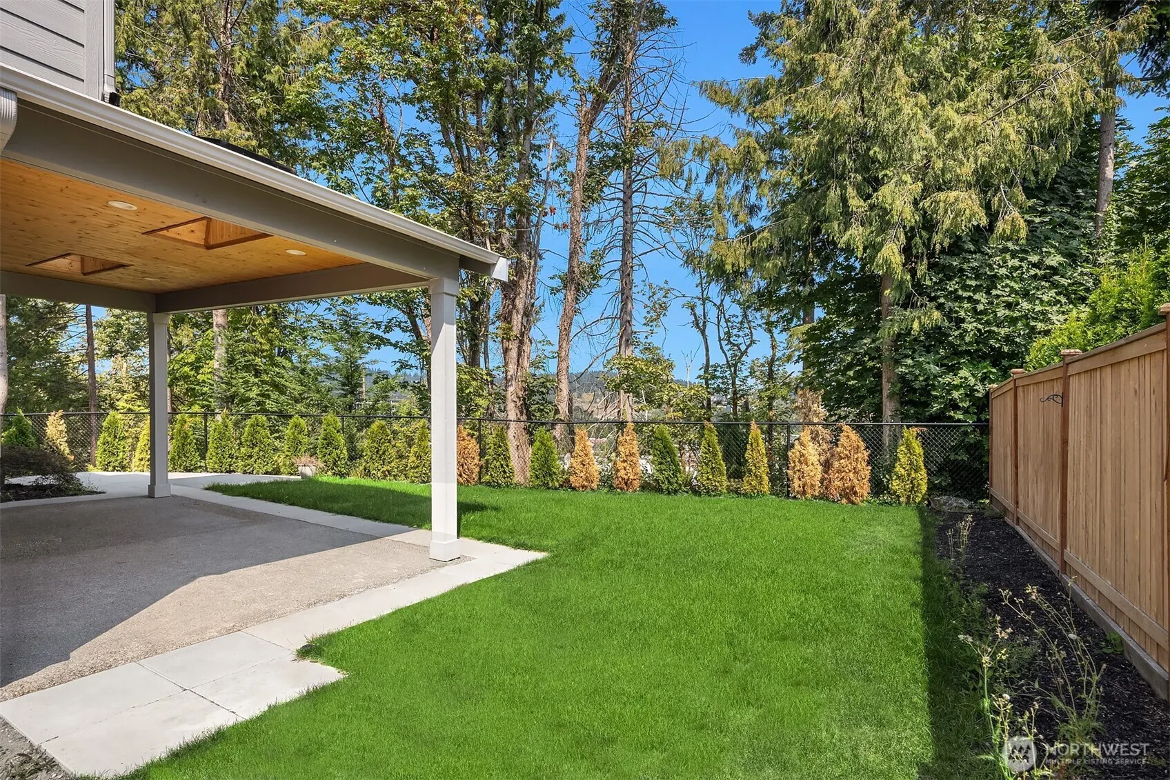 974 NW Pickering Street , Issaquah, WA 98027-2671