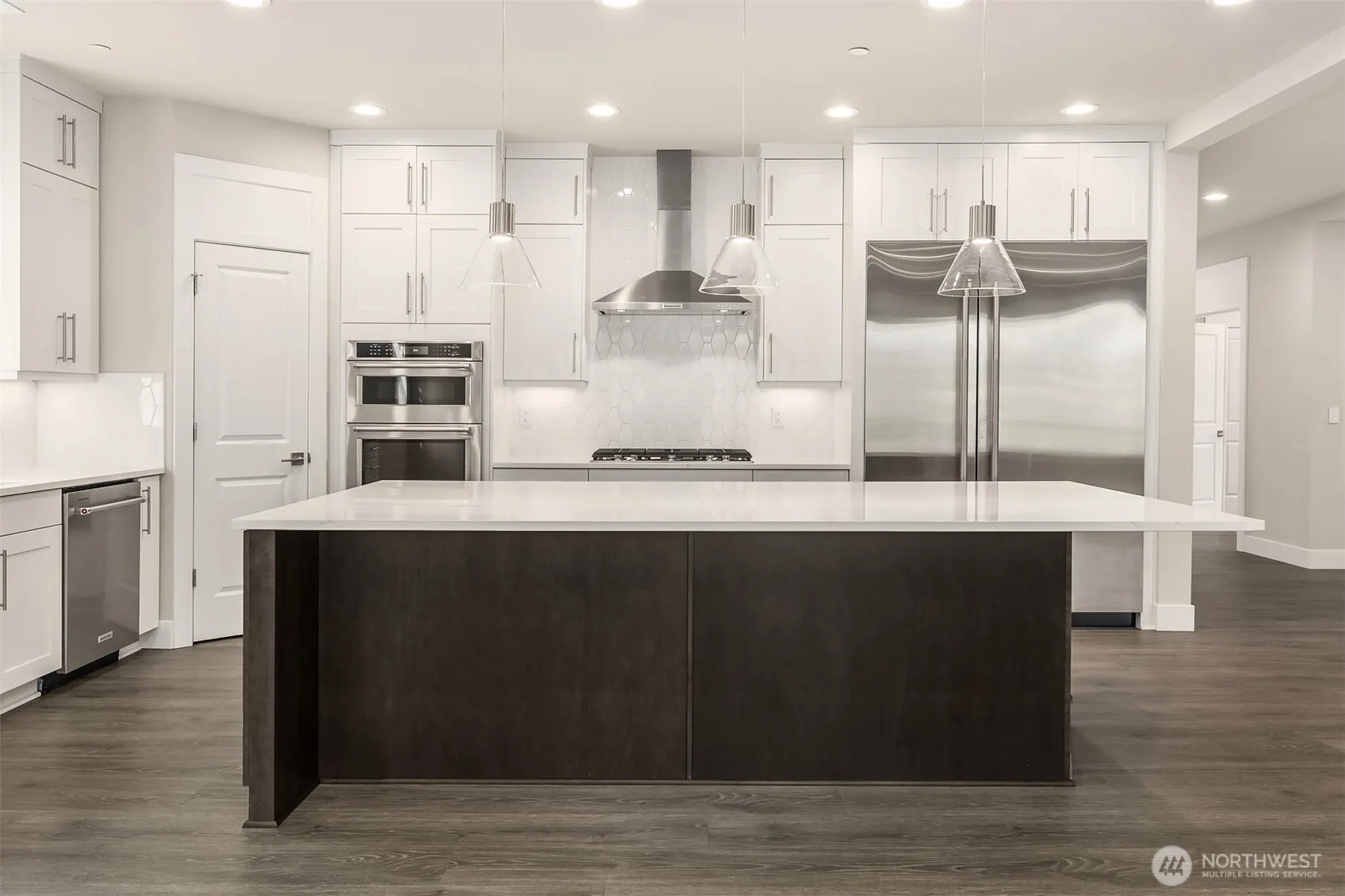974 NW Pickering Street , Issaquah, WA 98027-2671