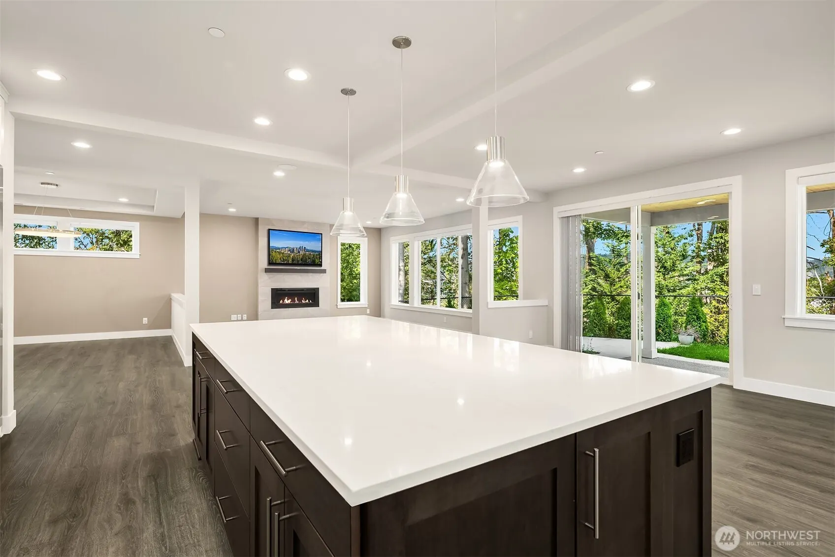 974 NW Pickering Street , Issaquah, WA 98027-2671