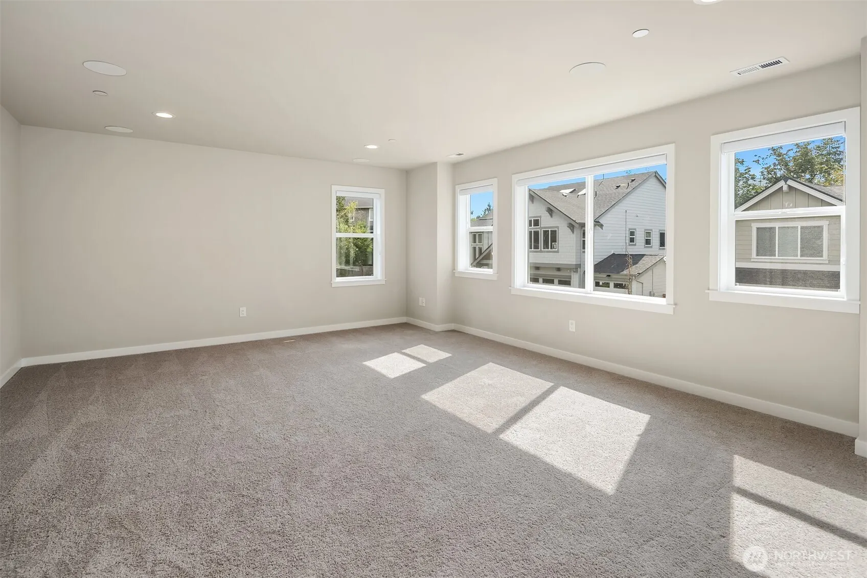 974 NW Pickering Street , Issaquah, WA 98027-2671