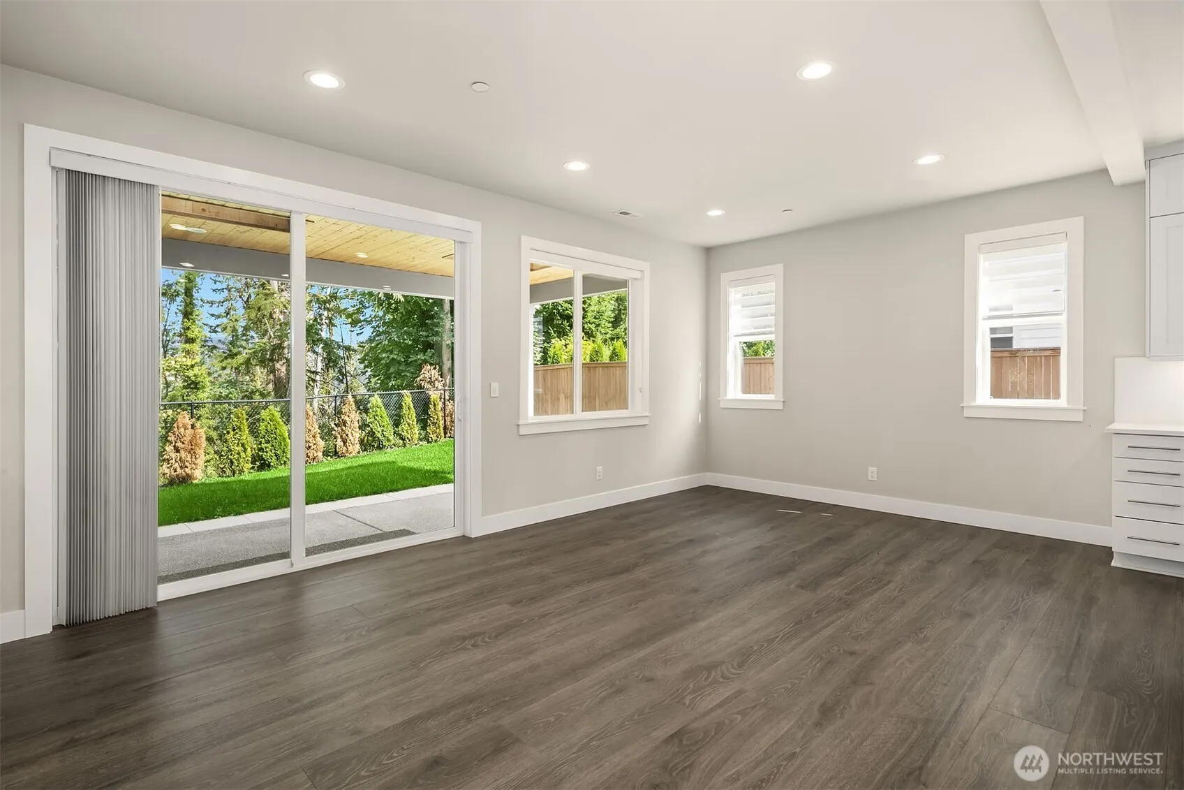 974 NW Pickering Street , Issaquah, WA 98027-2671