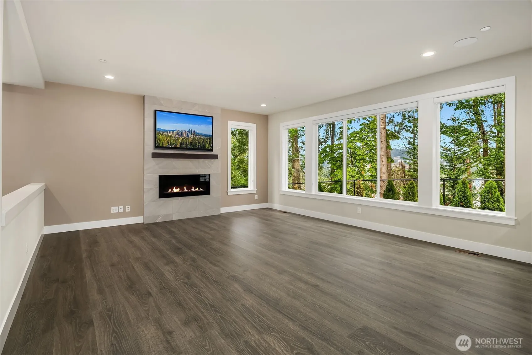 974 NW Pickering Street , Issaquah, WA 98027-2671