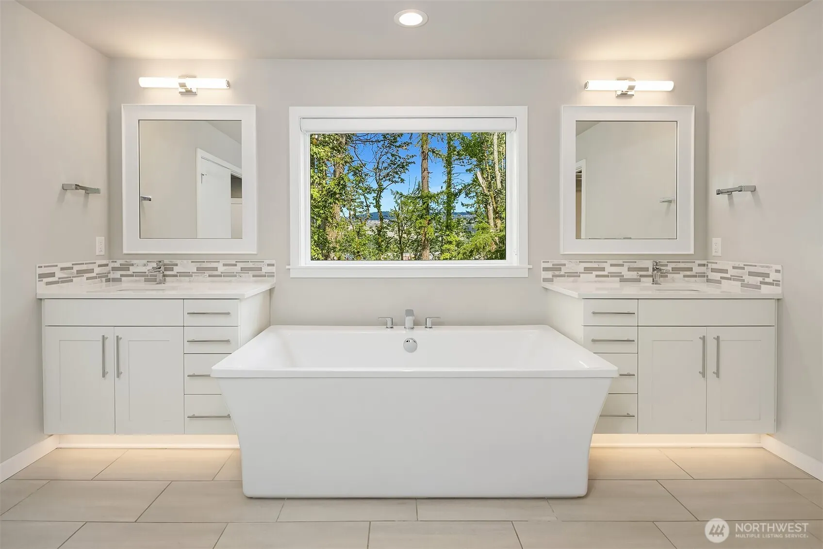 974 NW Pickering Street , Issaquah, WA 98027-2671