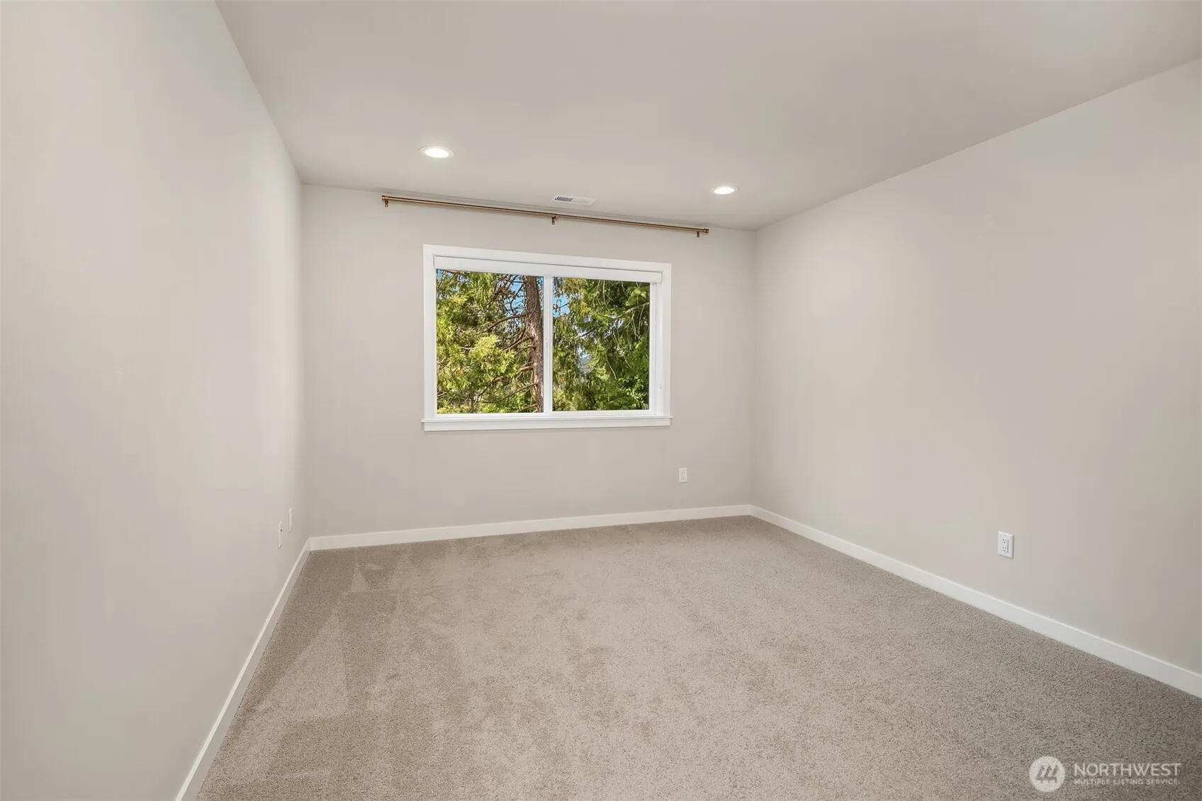 974 NW Pickering Street , Issaquah, WA 98027-2671
