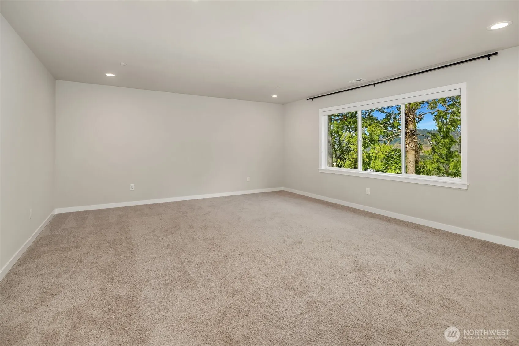 974 NW Pickering Street , Issaquah, WA 98027-2671