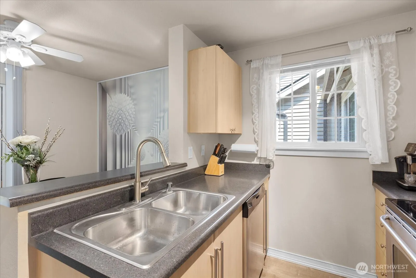 26027 106th Place SE #C302, Kent, WA 98030