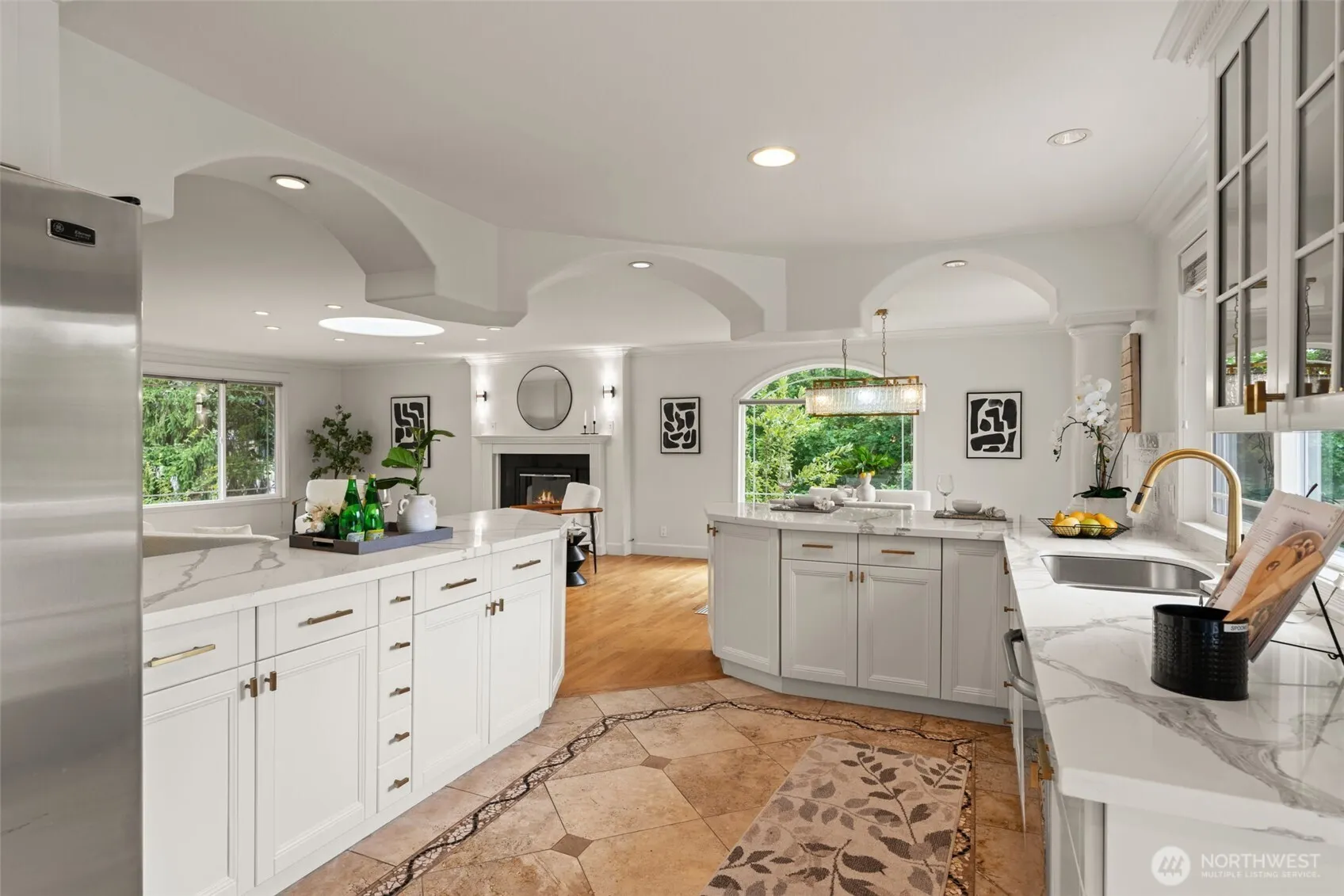 12623 NE 28th Street , Bellevue, WA 98005