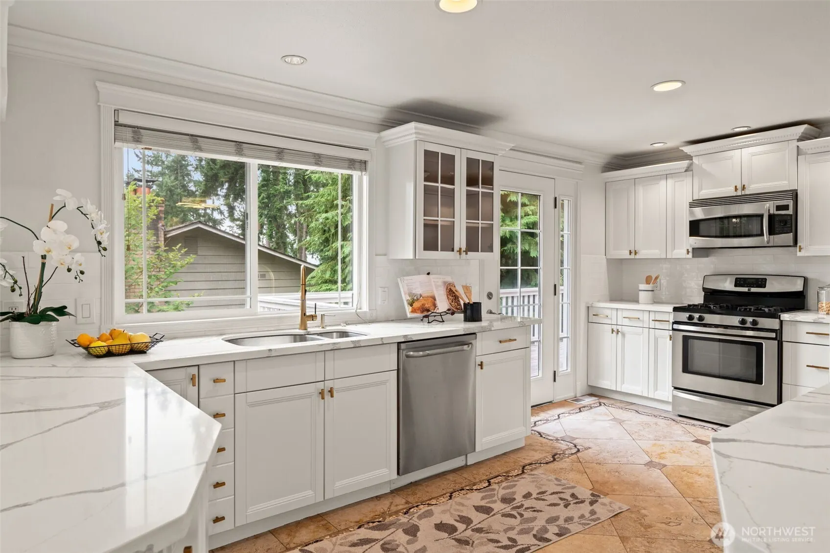 12623 NE 28th Street , Bellevue, WA 98005