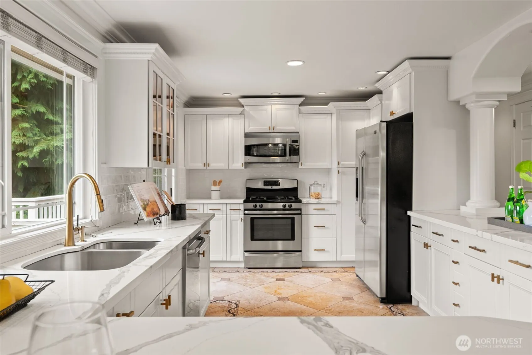 12623 NE 28th Street , Bellevue, WA 98005