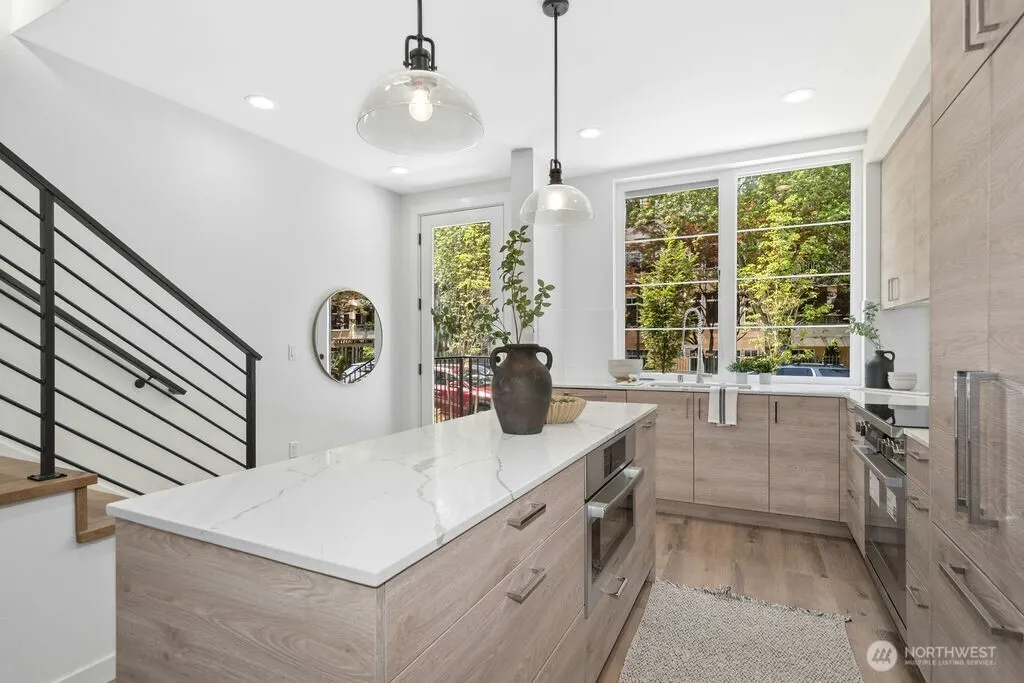 118 C 2nd Street S, Kirkland, WA 98033